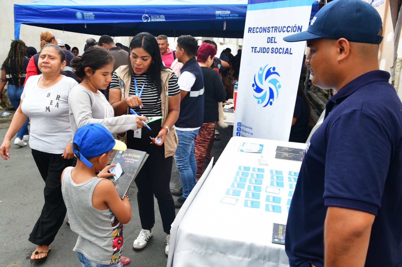 Guayaquil: Más de 1.000 moradores de la cooperativa Jaime Nebot accedieron a servicios municipales