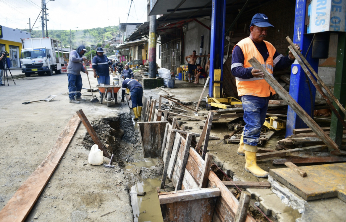 Guayaquil: Obras Públicas repara la vía principal de la Cooperativa San Francisco 2